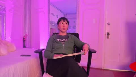 Alison Fishert online show from January 6, 2025, 11:40 am