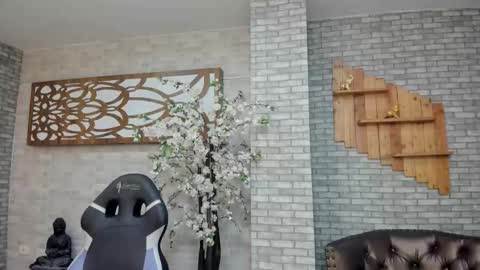 Snapshot of alisonn_doll chatting on October 27, 2025, 2:43 pm alisonn_doll online show from October 27, 2025, 2:43 pm