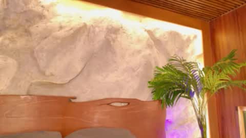 Alison Moon  online show from March 8, 2026, 2:04 am