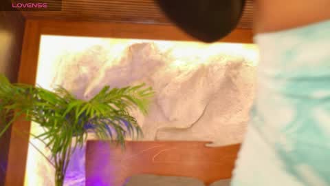 Snapshot of alisoon_moon chatting on May 3, 2026, 12:33 pm Alison Moon online show from May 3, 2026, 12:33 pm