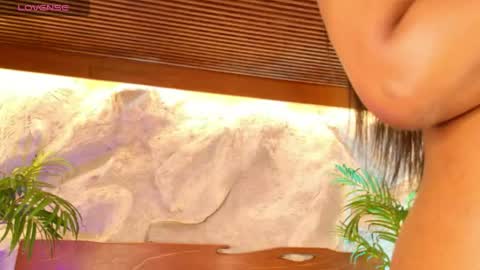 Snapshot of alisoon_moon chatting on May 20, 2026, 11:00 pm Alison Moon online show from May 20, 2026, 11:00 pm