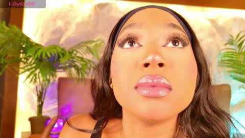 Snapshot of alisoon_moon chatting on May 21, 2026, 10:06 pm Alison Moon online show from May 21, 2026, 10:06 pm