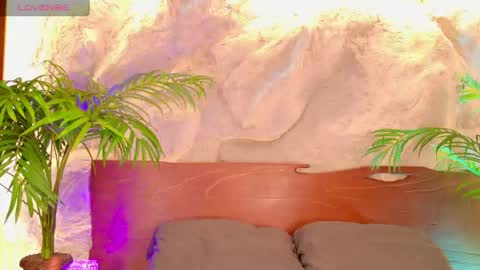 Snapshot of alisoon_moon chatting on June 2, 2026, 10:34 pm Alison Moon online show from June 2, 2026, 10:34 pm