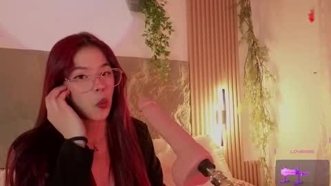 Mia online show from October 14, 2025, 2:01 am