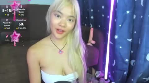 Snapshot of alissa_skyy chatting on July 17, 2026, 10:14 pm Alissa Sky online show from July 17, 2026, 10:14 pm