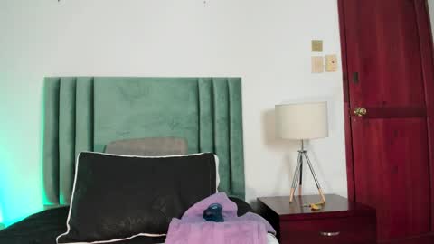 Snapshot of alissanix chatting on December 7, 2024, 12:52 am AlissaNix online show from December 7, 2024, 12:52 am