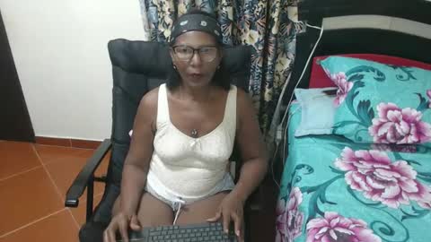 Snapshot of alisse27 chatting on February 28, 2025, 11:45 pm allise online show from February 28, 2025, 11:45 pm