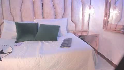 alisse_myers online show from June 11, 2026, 3:04 am