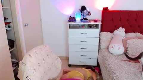 Snapshot of alissesallie_ chatting on November 28, 2025, 12:08 pm alissesallie_ online show from November 28, 2025, 12:08 pm