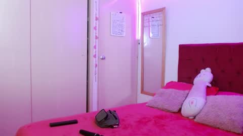 Snapshot of alissesallie_ chatting on May 22, 2026, 1:24 am alissesallie_ online show from May 22, 2026, 1:24 am