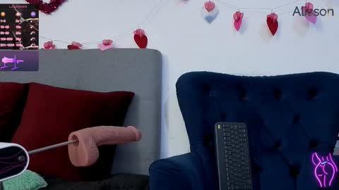 alisson0002 online show from September 12, 2025, 9:15 pm