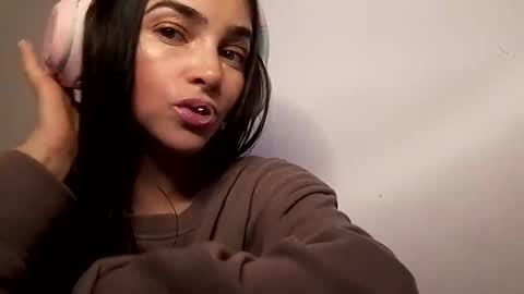 Alisson369  online show from February 19, 2025, 5:38 pm