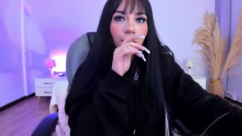 alisson__cortez online show from October 21, 2025, 4:57 am