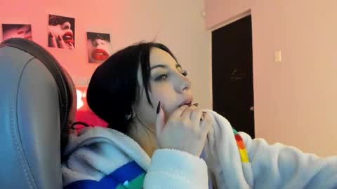 alisson__cortez online show from February 8, 2026, 1:03 pm