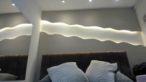 Alisson online show from December 5, 2025, 11:19 am