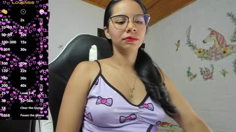 Snapshot of alisson_hoffman05 chatting on May 13, 2026, 1:30 pm Alisson hoffman05 online show from May 13, 2026, 1:30 pm