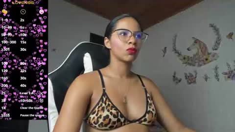 Snapshot of alisson_hoffman05 chatting on June 27, 2026, 12:48 am Alisson hoffman05 online show from June 27, 2026, 12:48 am
