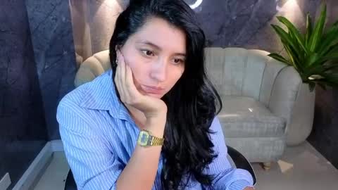 alisson_tx_ online show from April 30, 2026, 8:20 am