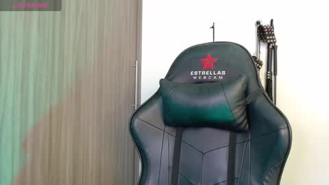 Snapshot of alissonbeckett chatting on January 13, 2025, 11:06 pm Alisson Beckett online show from January 13, 2025, 11:06 pm