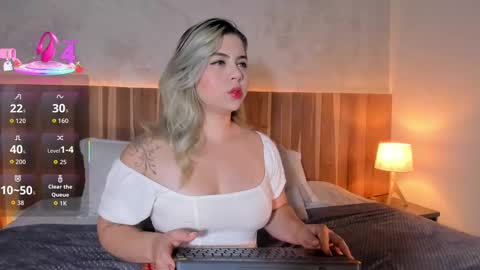 Snapshot of alissonjoneess chatting on October 13, 2025, 12:05 pm Alisson Joness online show from October 13, 2025, 12:05 pm