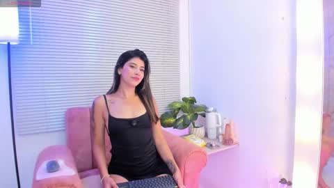 Snapshot of alissonskinny chatting on October 31, 2025, 11:11 am Alisson online show from October 31, 2025, 11:11 am