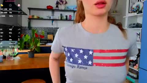 Snapshot of aliviawithlove chatting on June 16, 2026, 8:39 am Alivia online show from June 16, 2026, 8:39 am