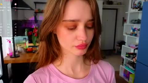 Snapshot of aliviawithlove chatting on July 4, 2026, 9:37 am Alivia online show from July 4, 2026, 9:37 am