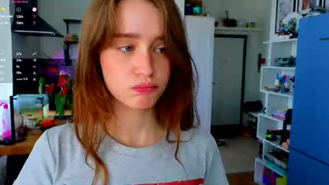 Snapshot of aliviawithlove chatting on July 6, 2026, 10:01 am Alivia online show from July 6, 2026, 10:01 am