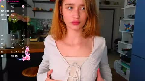 Snapshot of aliviawithlove chatting on July 25, 2026, 9:40 am Alivia online show from July 25, 2026, 9:40 am