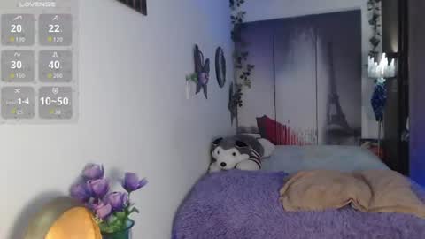 alix_kitty_ online show from June 25, 2026, 5:12 am