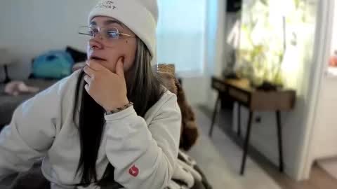 alix_valentine online show from November 14, 2025, 3:11 pm