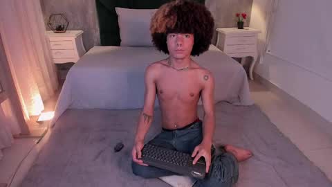  Alexis Etereo  online show from April 29, 2026, 7:53 pm