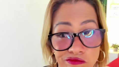 Snapshot of alixlong chatting on March 7, 2025, 9:07 am Alix online show from March 7, 2025, 9:07 am