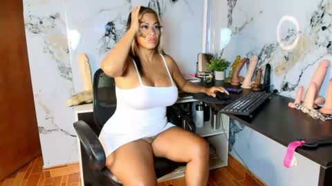 Snapshot of alixlong chatting on July 7, 2026, 11:20 pm Alix online show from July 7, 2026, 11:20 pm