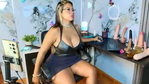 Snapshot of alixlong chatting on July 29, 2026, 1:26 am Alix online show from July 29, 2026, 1:26 am