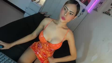Snapshot of aliyah_bucks chatting on June 8, 2026, 10:43 pm hello your lovely ALIYAH online show from June 8, 2026, 10:43 pm