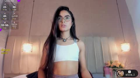 alizza_ online show from November 9, 2025, 11:41 am