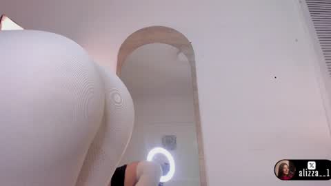 alizza_ online show from June 11, 2026, 11:52 am