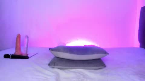 Snapshot of alizzon_ chatting on June 11, 2026, 2:53 am alizzon online show from June 11, 2026, 2:53 am