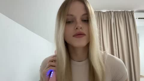 Kate online show from June 25, 2026, 12:20 pm