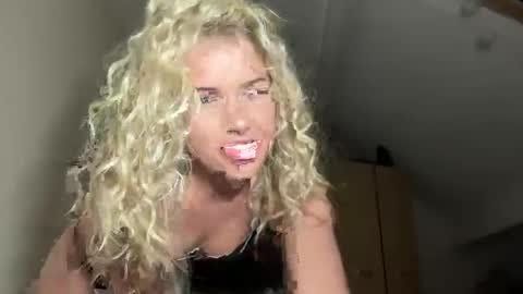 Snapshot of allanarey151 chatting on December 14, 2025, 6:12 pm Allana online show from December 14, 2025, 6:12 pm