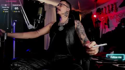   online show from October 21, 2025, 5:57 pm