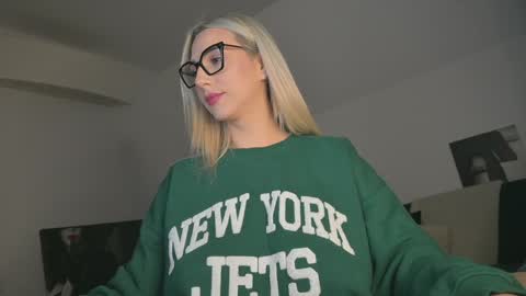 A day u didnt smile is a lost day online show from February 7, 2025, 5:07 pm