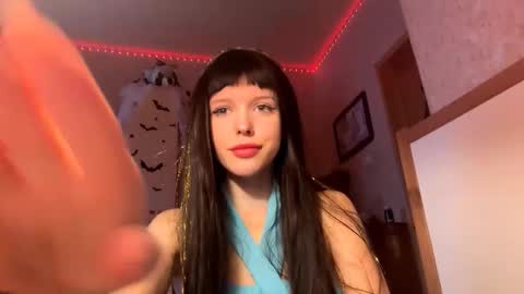 Snapshot of allegralenherr chatting on November 1, 2025, 9:33 am Lina online show from November 1, 2025, 9:33 am