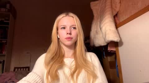 Snapshot of allegralenherr chatting on November 25, 2025, 6:13 am Lina online show from November 25, 2025, 6:13 am