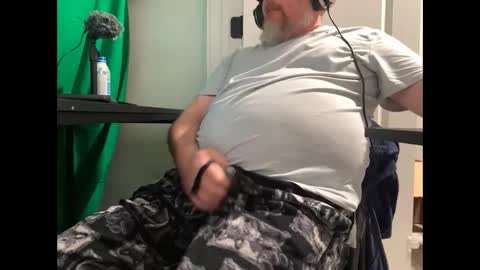 Snapshot of allergictochat chatting on March 5, 2025, 12:27 am Allergictolove online show from March 5, 2025, 12:27 am