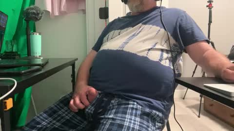 Snapshot of allergictochat chatting on September 14, 2025, 5:01 pm Allergictolove online show from September 14, 2025, 5:01 pm