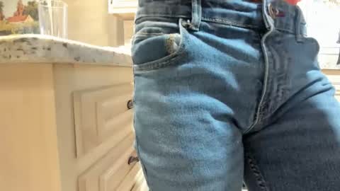 Snapshot of allgood4u chatting on February 10, 2025, 9:04 pm wishlist on bio online show from February 10, 2025, 9:04 pm