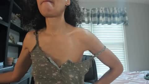 Snapshot of allgood4u chatting on February 11, 2025, 8:31 pm wishlist on bio online show from February 11, 2025, 8:31 pm