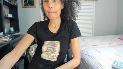 Snapshot of allgood4u chatting on March 5, 2025, 12:05 am wishlist on bio online show from March 5, 2025, 12:05 am